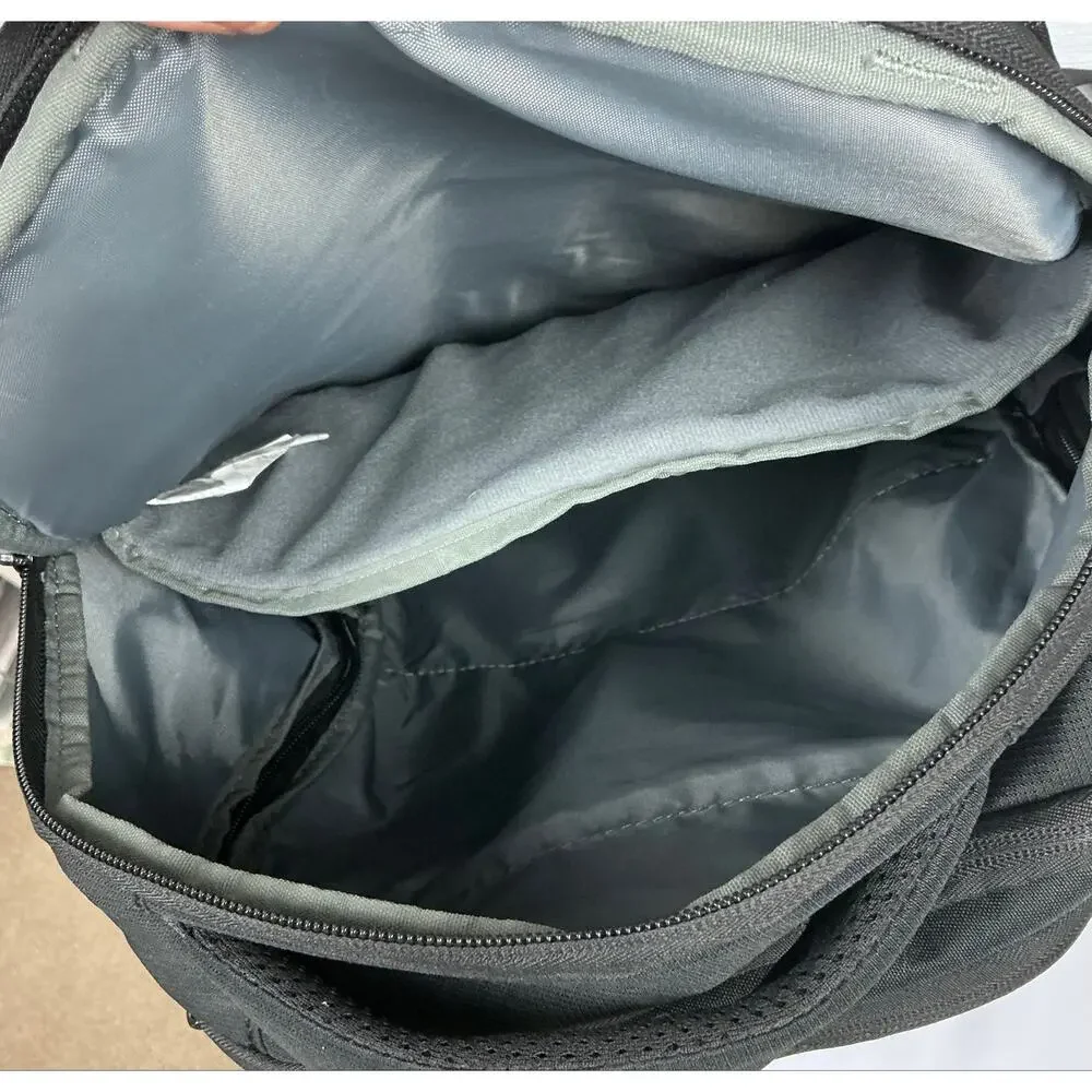 Amazon Basics 17 Inch Travel Laptop Backpack Black